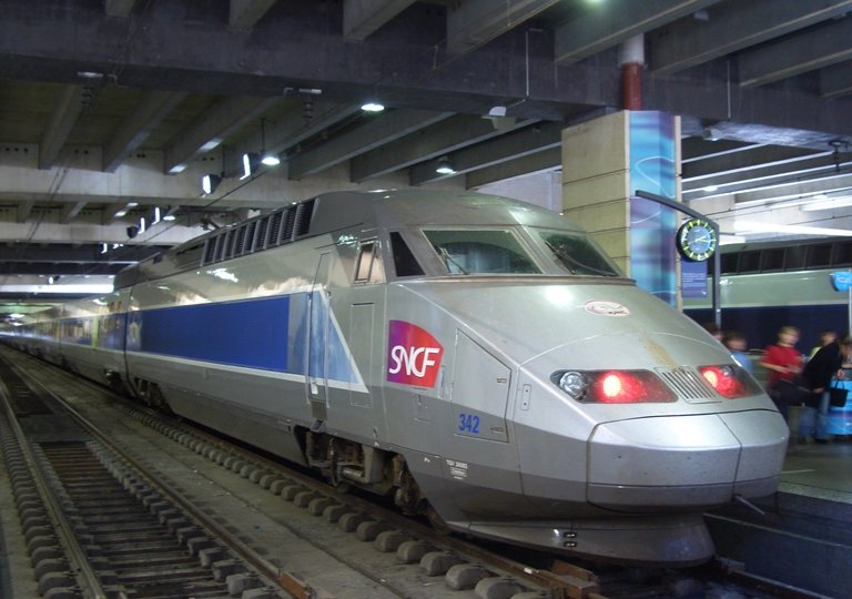 TGV_Gare_Montparnasse.jpg