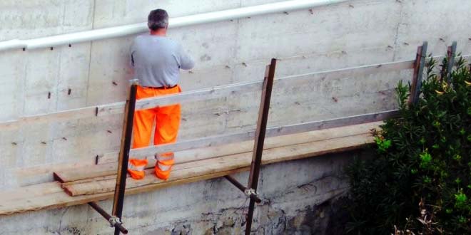 Non Cercate Tra I Morti Testo